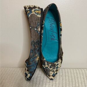 Blowfish Blue Multi Pointed Toe Ballet Flats in size 9